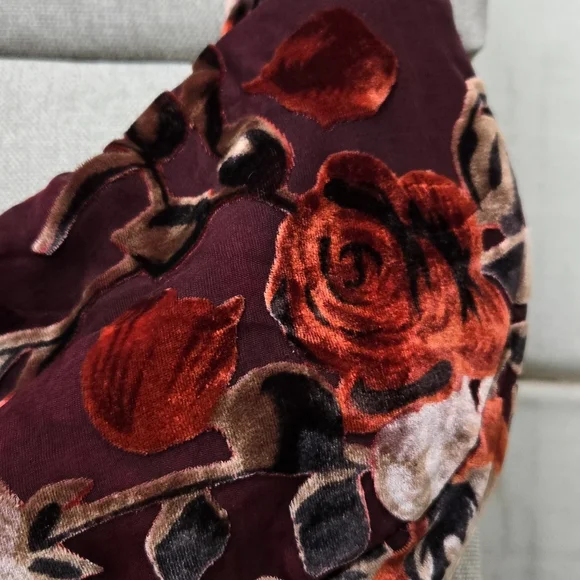 Floral Velvet Shoulder Bag - Picture 5 of 14